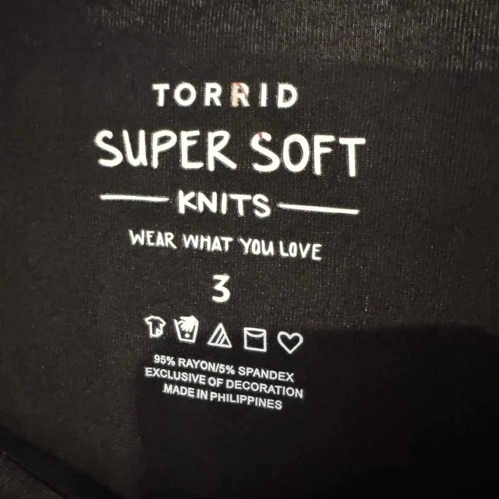 Torrid Super Soft Lace Trim Tie Front Top Black Size 3 (3X) NWT - Picture 4 of 8